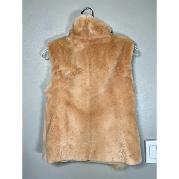 Maximilian Fur Vest $3600 size 4 - Picture 4 of 10